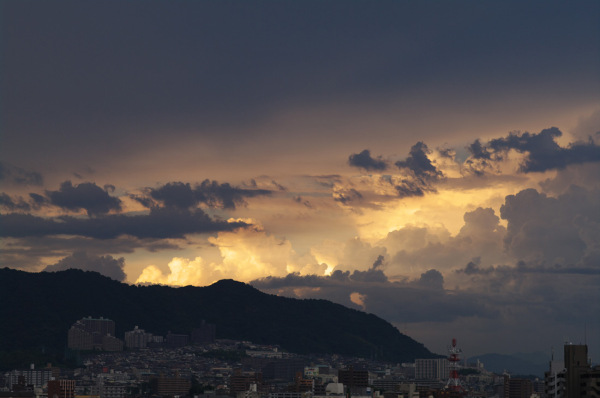 tak1008_cloud01.jpg tak1008_cloud01.jpg