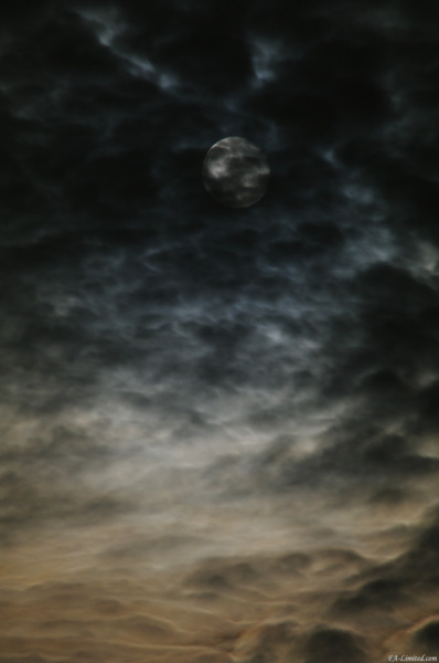 tak1009_moon01.jpg tak1009_moon01.jpg
